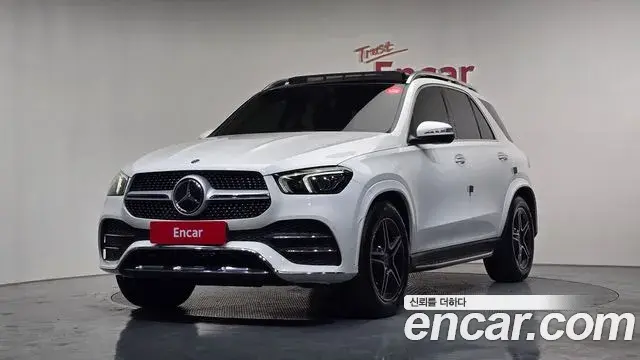 Mercedes-Benz GLE-Class 2020 — Photo 1/20
