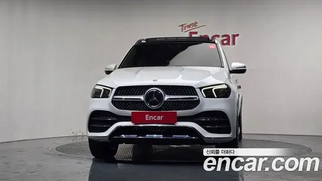 Mercedes-Benz GLE-Class 2020 — Photo 20/20