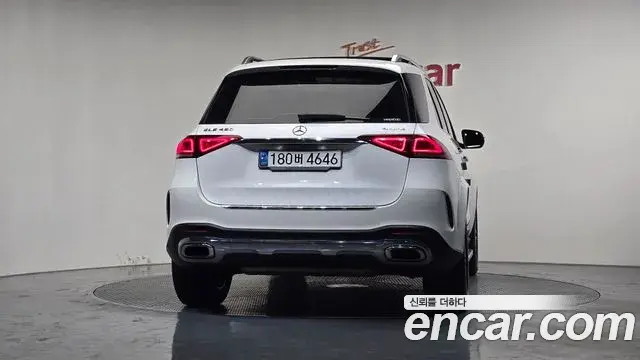 Mercedes-Benz GLE-Class 2020 — Photo 13/20