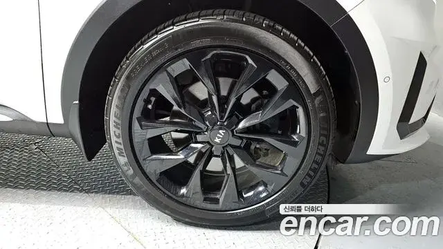 Kia Sorento 2021 — ფოტო 15/20