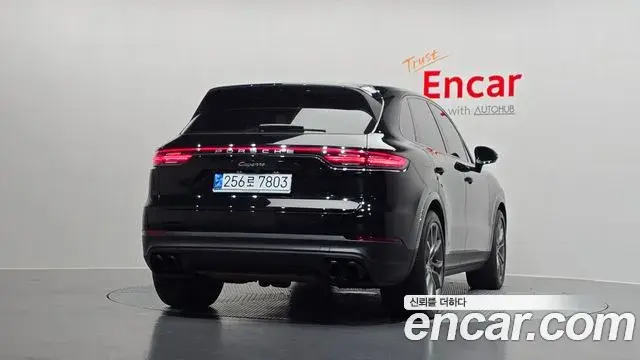 Porsche Cayenne 2022 — Photo 10/20