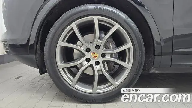 Porsche Cayenne 2022 — Photo 13/20