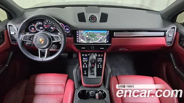 Porsche Cayenne 2022 — Photo 7/20