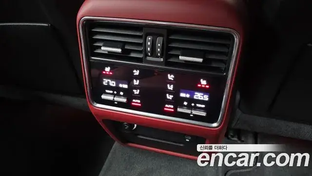 Porsche Cayenne 2022 — Photo 17/20