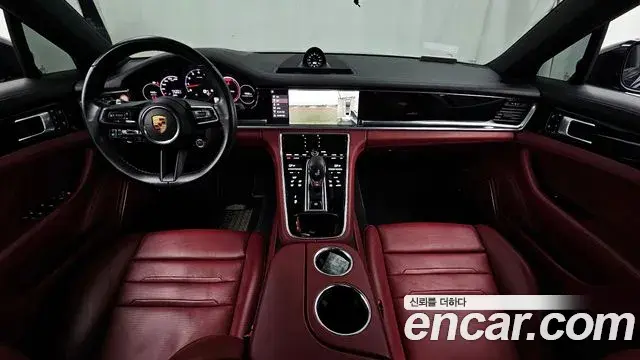 Porsche Panamera 2021 — ფოტო 10/20