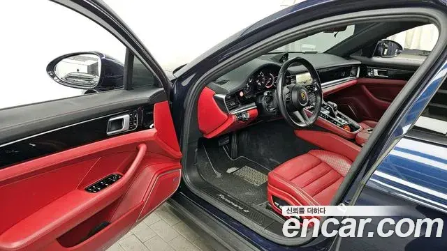 Porsche Panamera 2021 — ფოტო 11/20