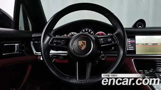 Porsche Panamera 2021 — ფოტო 1/20