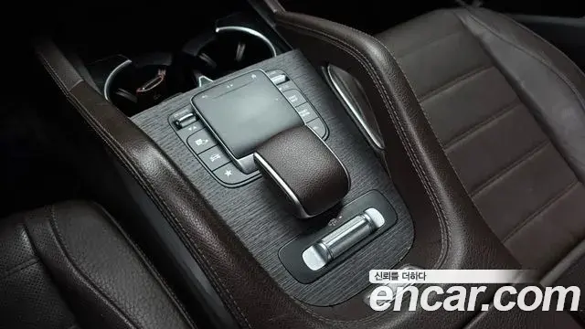 Mercedes-Benz GLE-Class 2022 — Şəkil 8/20