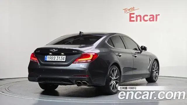 Genesis G70 2018 — ფოტო 10/20