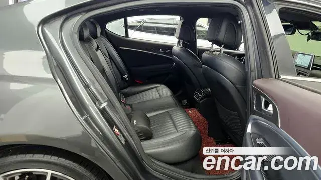 Genesis G70 2018 — ფოტო 5/20