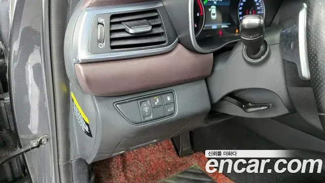 Genesis G70 2018 — ფოტო 19/20
