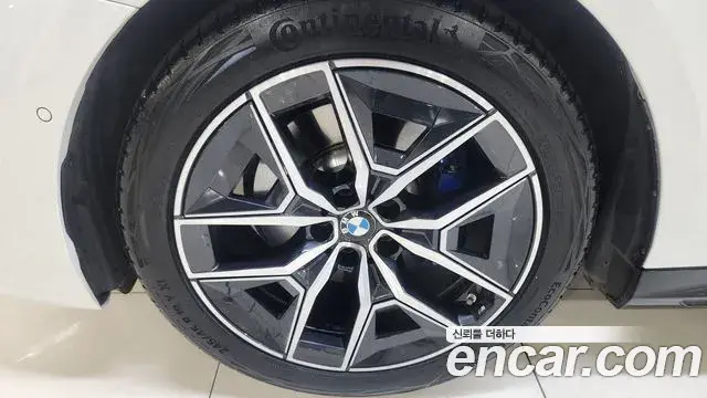 BMW 5 Series 2023 — ფოტო 2/20