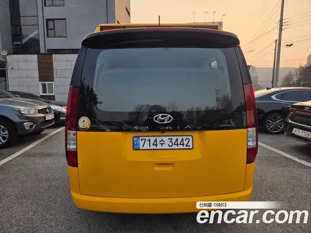 Hyundai Staria 2023 — Şəkil 17/20