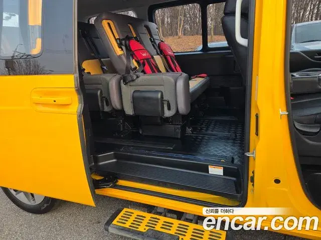 Hyundai Staria 2023 — Şəkil 9/20