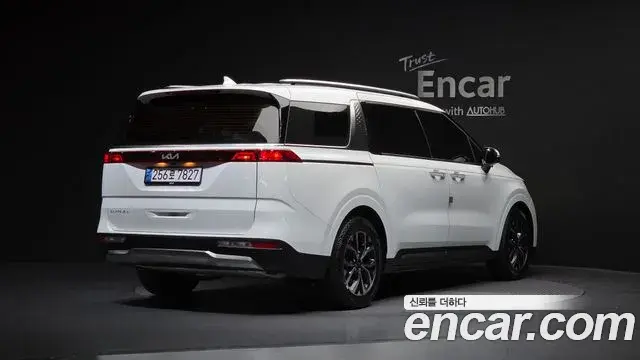 Kia Carnival 2022 — Фото 2/20