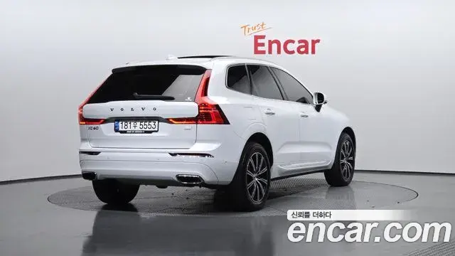 Volvo XC60 2021 — Фото 2/20