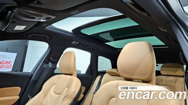 Volvo XC60 2021 — Фото 18/20