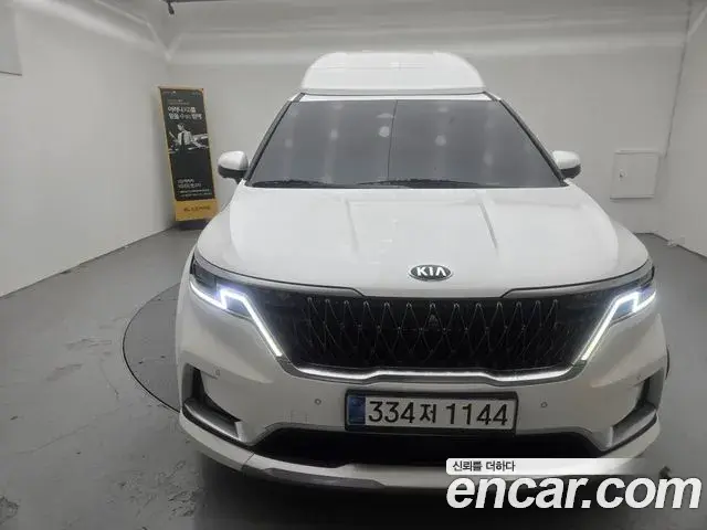 Kia Carnival 2021 — Фото 2/20