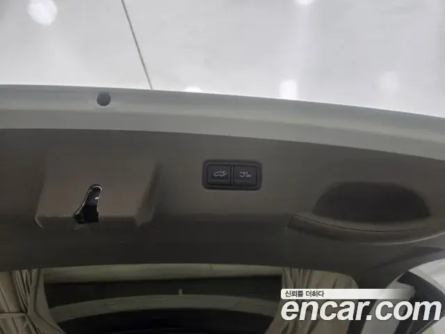 Kia Carnival 2021 — Фото 17/20