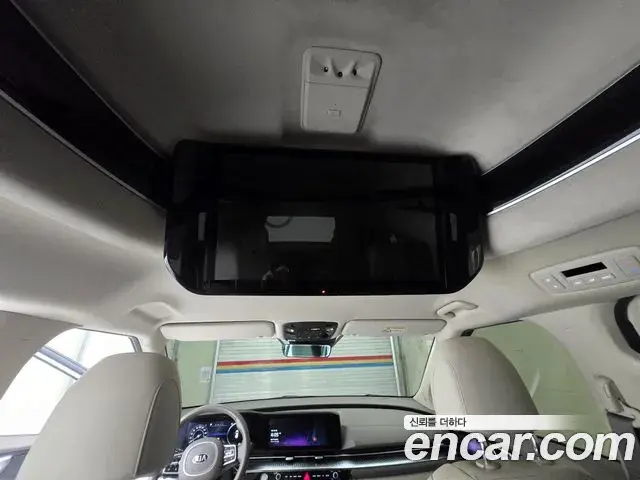 Kia Carnival 2021 — Фото 18/20