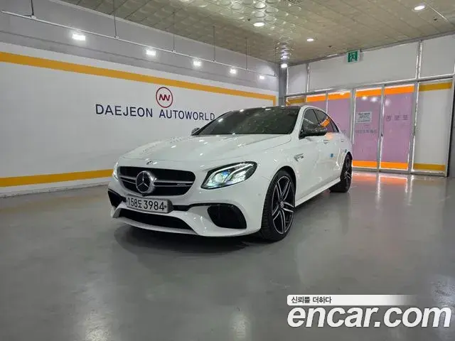 Mercedes-Benz E-Class 2019 — ფოტო 6/20