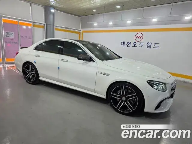 Mercedes-Benz E-Class 2019 — ფოტო 12/20