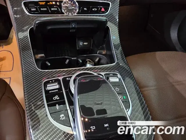 Mercedes-Benz E-Class 2019 — ფოტო 13/20