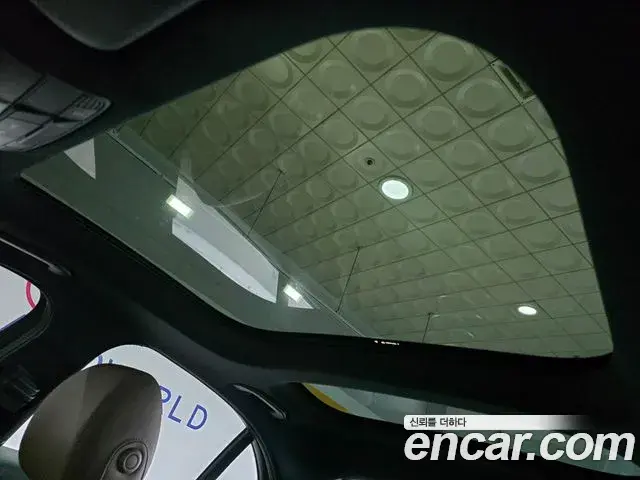 Mercedes-Benz E-Class 2019 — ფოტო 17/20
