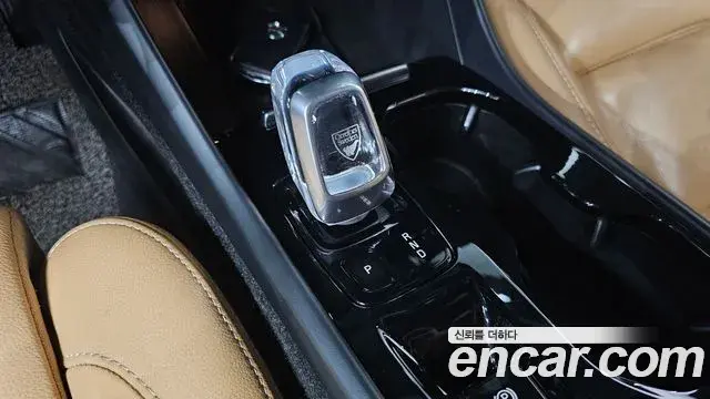 Volvo XC40 2020 — Фото 9/20