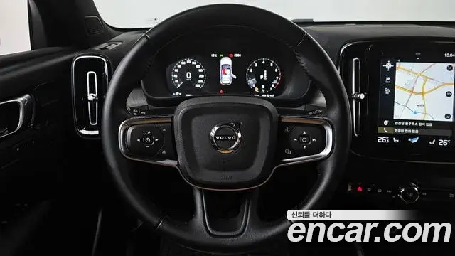 Volvo XC40 2020 — Фото 13/20