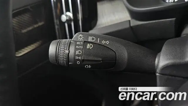 Volvo XC40 2020 — Фото 15/20