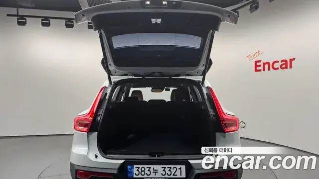 Volvo XC40 2020 — Фото 20/20