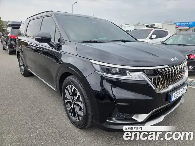 Kia Carnival 2023 — Фото 1/20