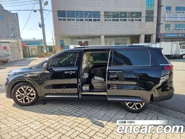 Kia Carnival 2023 — Фото 16/20