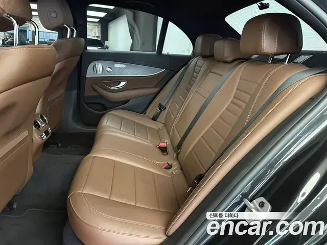 Mercedes-Benz E-Class 2022 — Şəkil 10/19