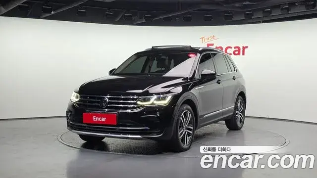 Volkswagen Tiguan 2021 — ფოტო 13/20