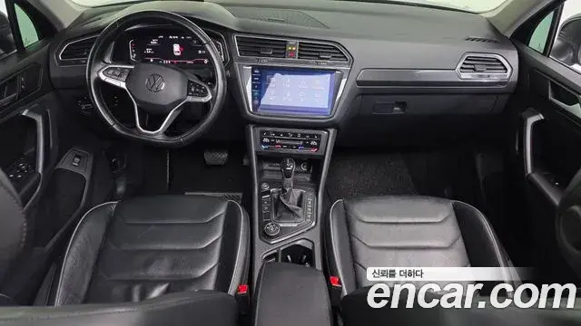 Volkswagen Tiguan 2021 — ფოტო 9/20
