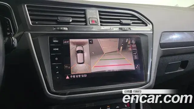 Volkswagen Tiguan 2021 — ფოტო 15/20