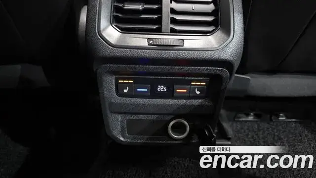 Volkswagen Tiguan 2021 — ფოტო 20/20