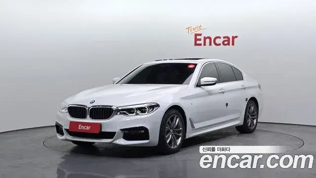 BMW 5 Series 2018 — ფოტო 17/20