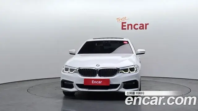 BMW 5 Series 2018 — ფოტო 12/20