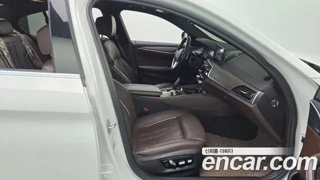 BMW 5 Series 2018 — ფოტო 3/20