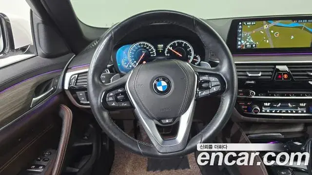 BMW 5 Series 2018 — ფოტო 9/20