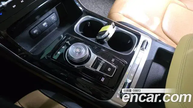 Kia Carnival 2022 — Photo 14/20