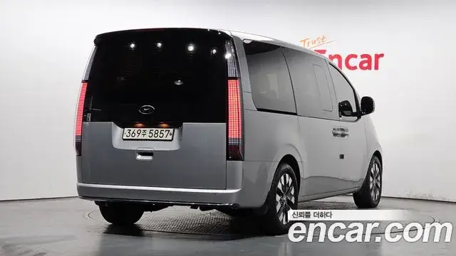 Hyundai Staria 2022 — Şəkil 13/20