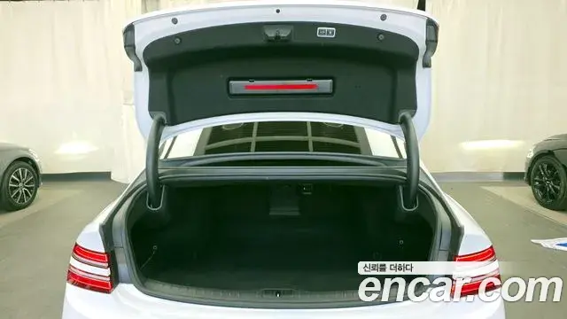 Genesis G80 2022 — Şəkil 18/20