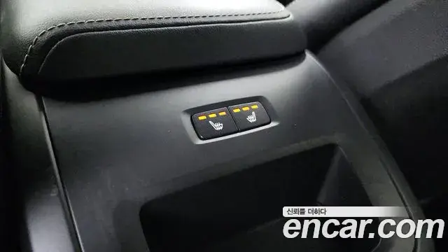 Volvo XC60 2021 — ფოტო 18/20