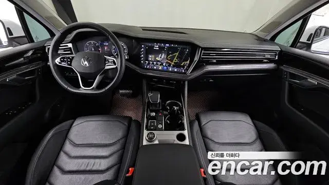 Volkswagen Touareg 2023 — Şəkil 13/20