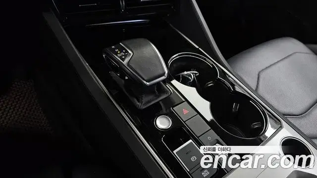 Volkswagen Touareg 2023 — Şəkil 15/20
