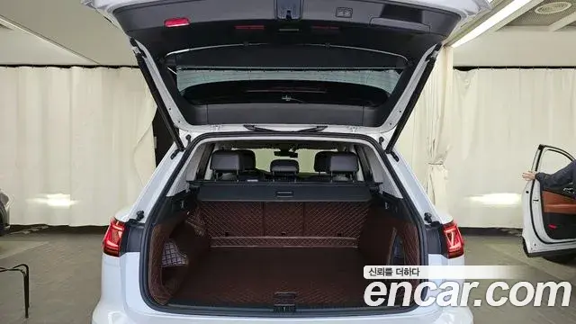 Volkswagen Touareg 2023 — Şəkil 7/20